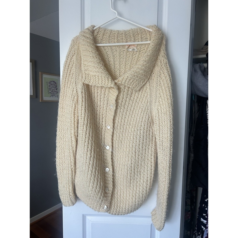 VTG Montgomery Ward Cardigan Cream Hand Made In Italy 100% Pure Wool Size 40